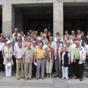 Vertreter von Bürgerbusvereinen aus dem Kreis Kleve mit Barbara Hendricks in Berlin