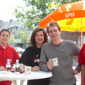 Gut gelaunte Genossen am Info-Stand: (.v.l.) Jürgen Noth, Kathrin Plotke, Olaf Plotke und Jürgen Horn.