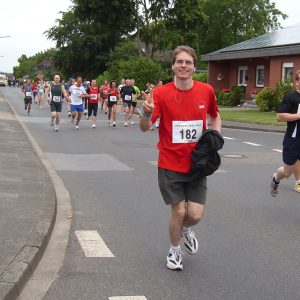 SPD-Chef Olaf Plotke lief beim 10-Km-Lauf mit und wurde 10. in seiner Altersklasse.