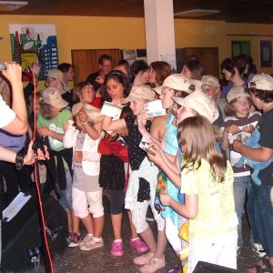 Bei aVid rockten alle ab - auch die Kleinsten von der Grundschule, die ihren Abschluss feierten und nur mal vorbeikamen.