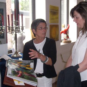 Bürgermeisterkandidatin Kathrin Plotke mit Renate Popp.