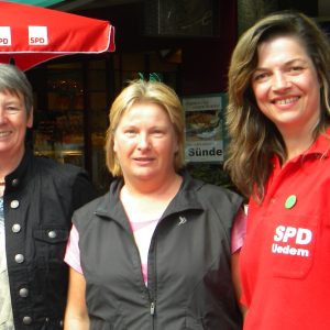 Mit Barbara Hendricks und Kathrin Plotke Die Gewinnerin der Berlinfahrt Christa Terlinden